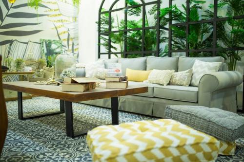 Skirt 2 seater sofa