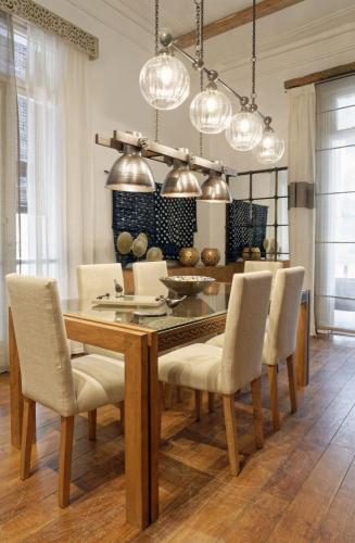 Modern Dinning Table w/ Glass Top