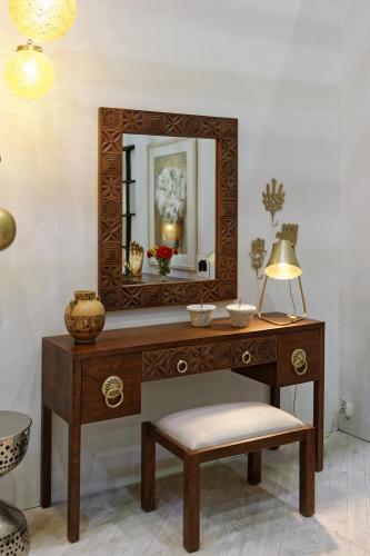 Teela - Square Flower pattern Chest of Dresser