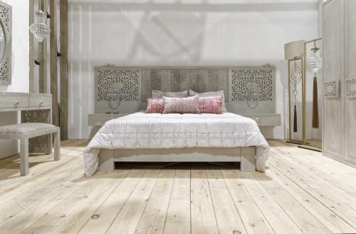 The Lace Bed