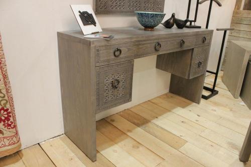 Xela Dresser