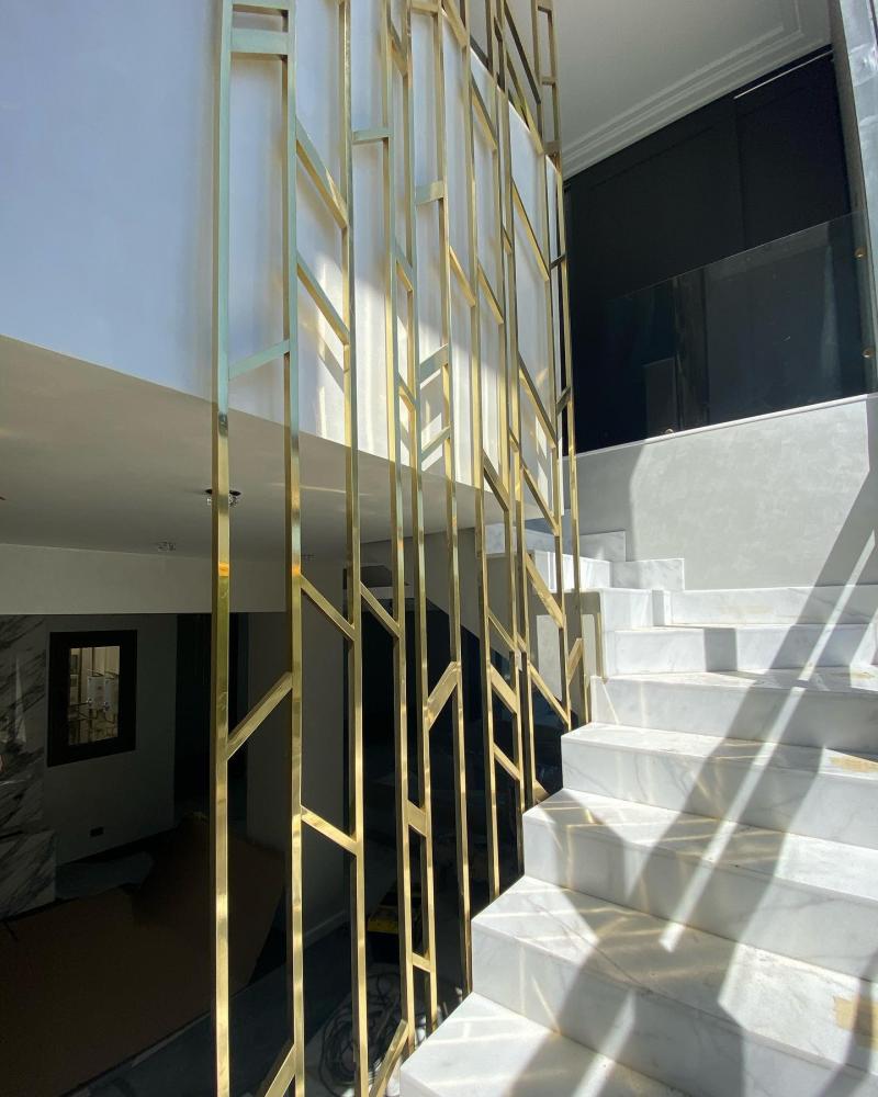 Stair Case Partition