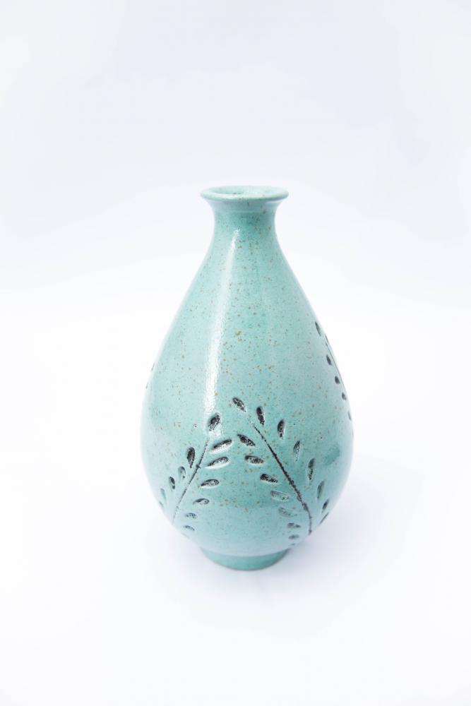 Falling Leaves Vase Mint