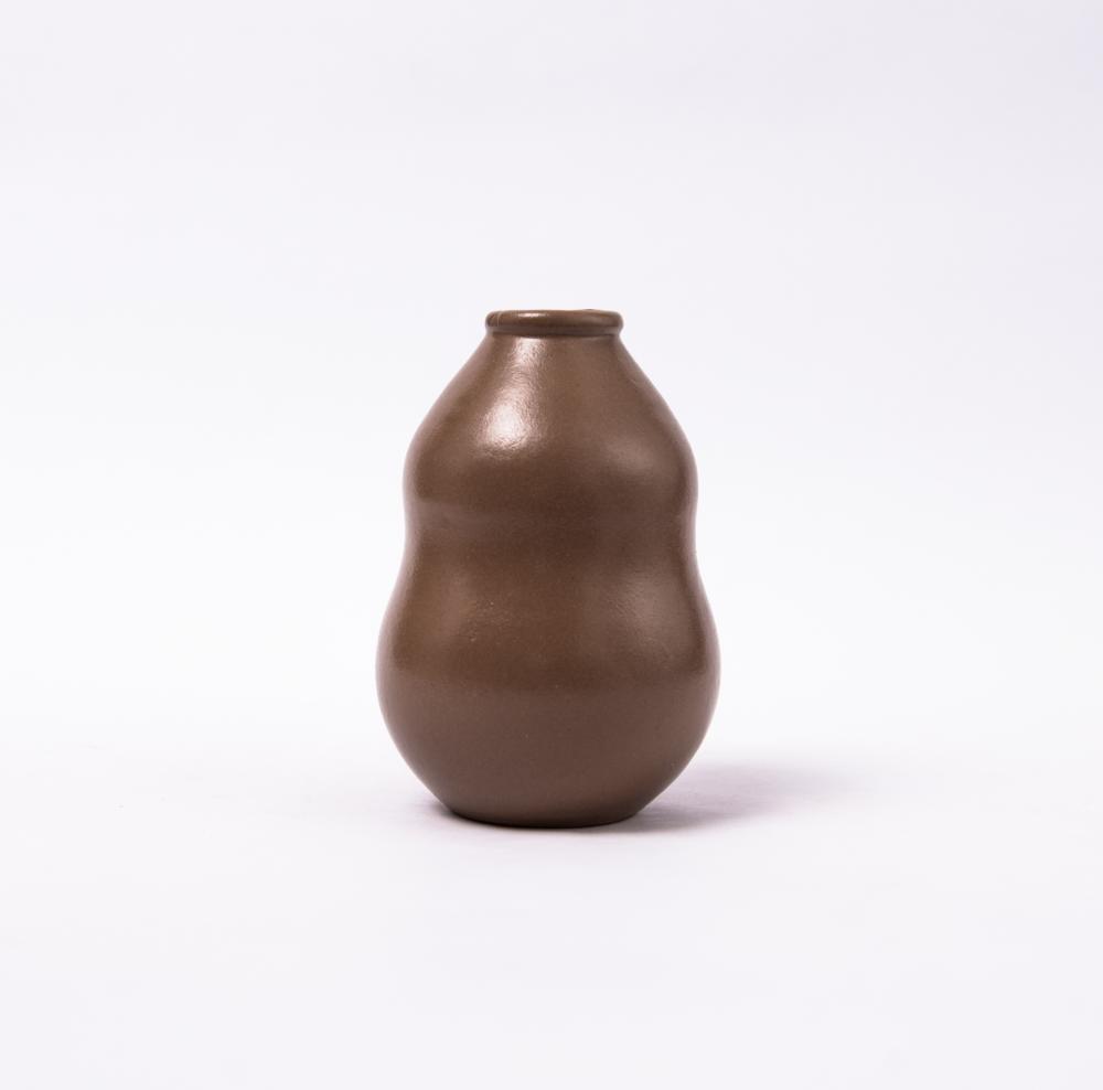 Skin Vase Curvy Dark Brown