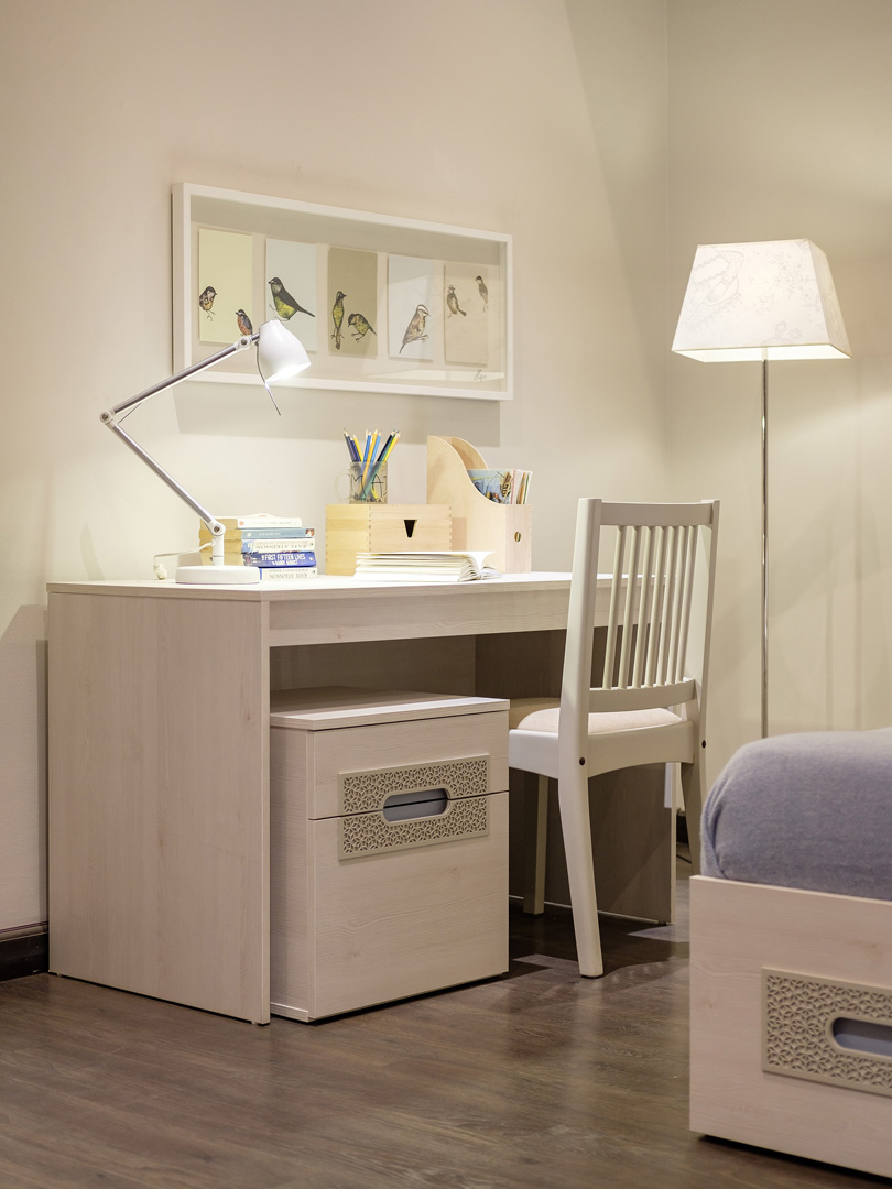 moons teens moon desk