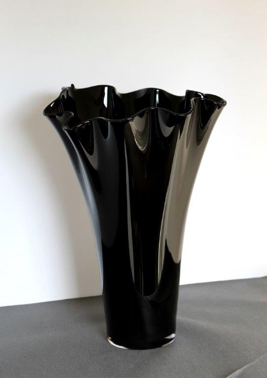 BLACK Vase