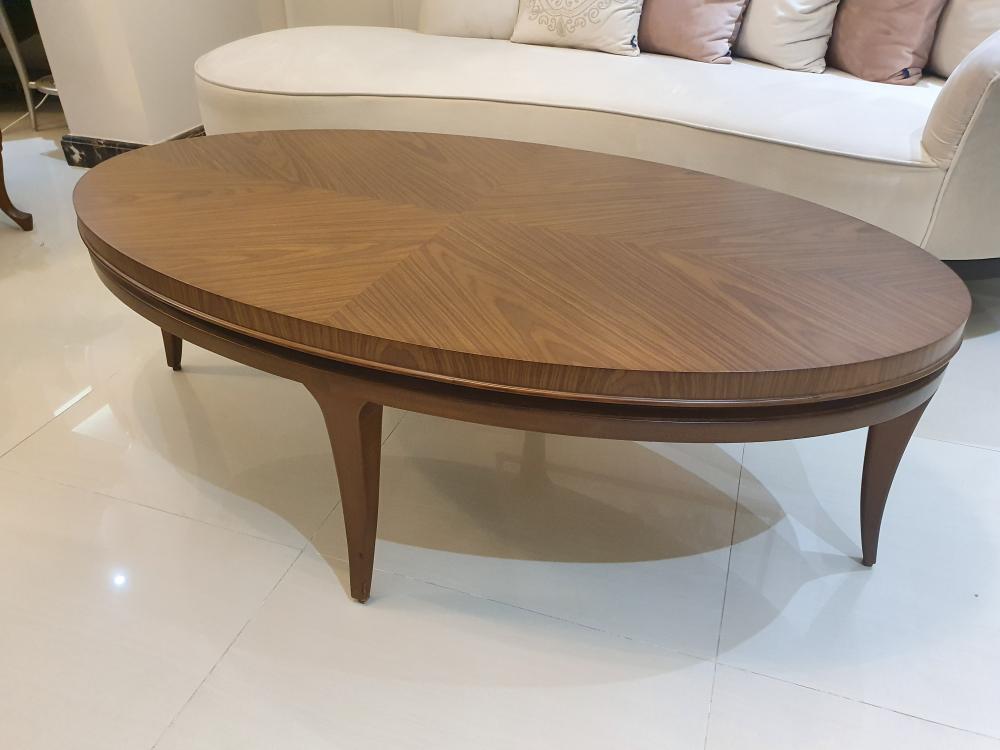 Oval coffee table