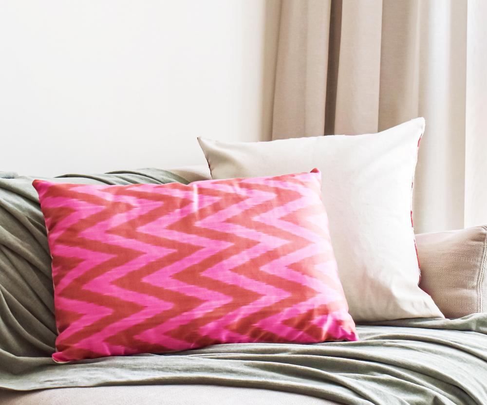 Pink zigzag silk Ikat cushion