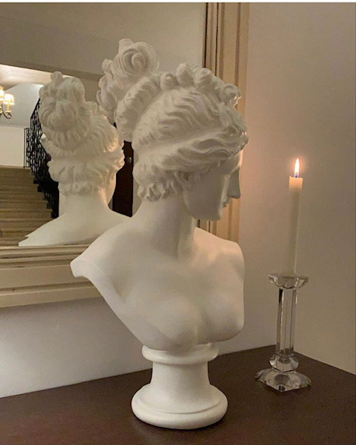 Julia Statue
