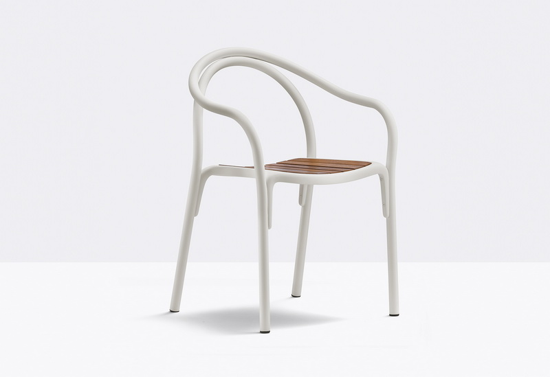 Soul armchair in aluminium with a seat in teak wood