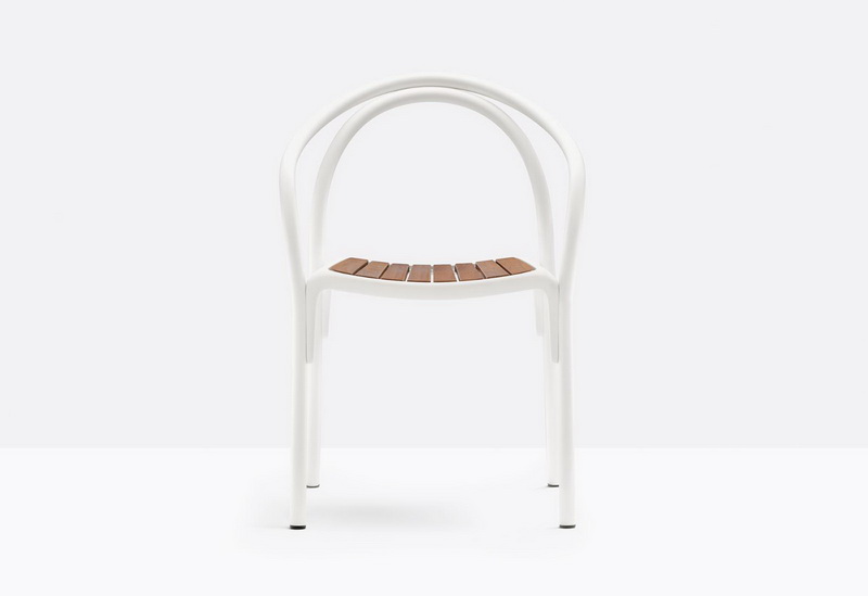 Soul armchair in aluminium with a seat in teak wood