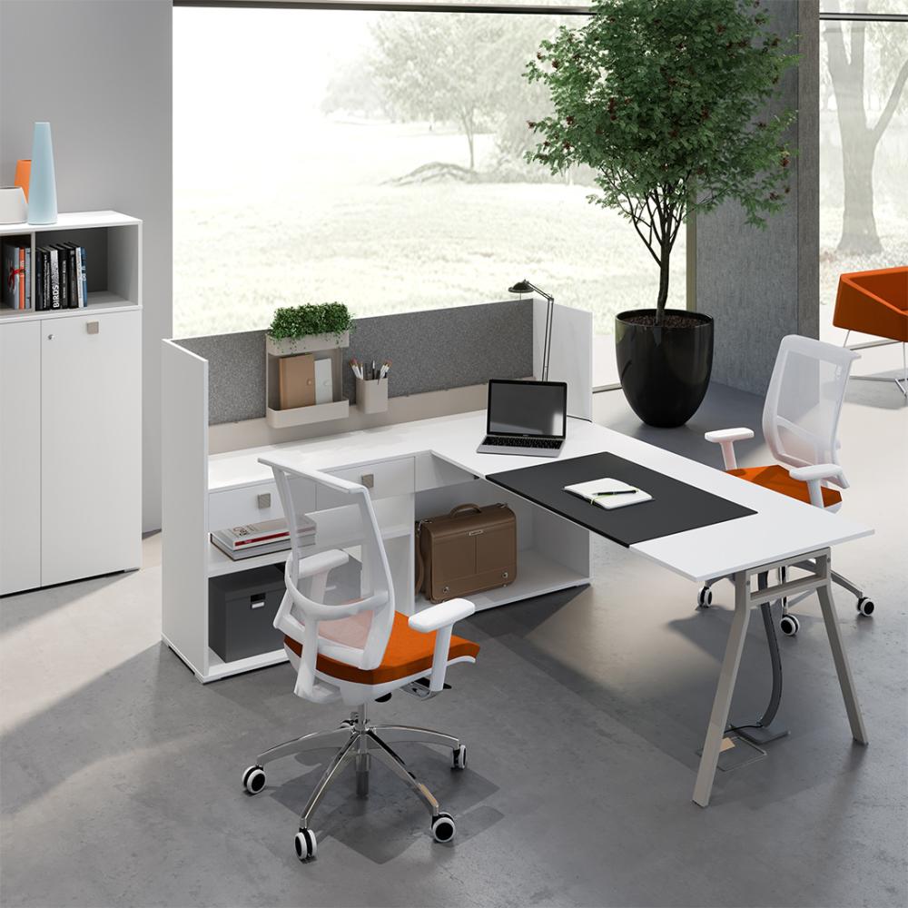 Flexa desk with one side workbox